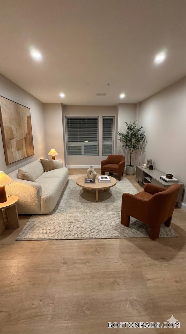 Building Photo - 75 S Main St