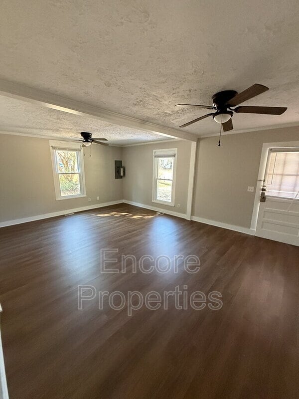 Foto del edificio - 2003 Burnett Ave