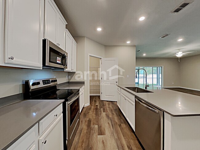 Foto del edificio - 109 Stone Arbor Ln