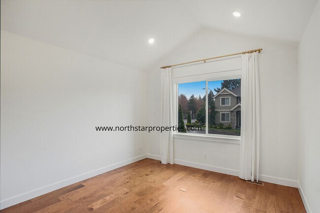 Building Photo - Beauty on Bull Mountain