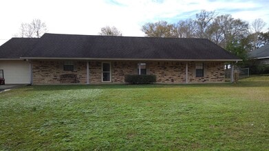 Building Photo - 133 Janice Ln