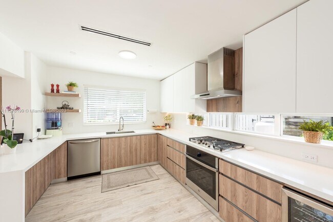 Foto del edificio - 340 Ridgewood Rd
