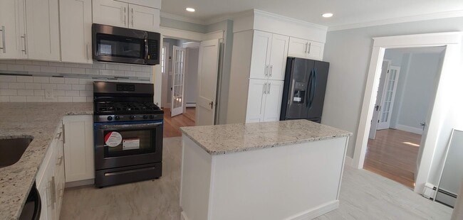 Photo - ***Please Respond Directly to the Online L... House