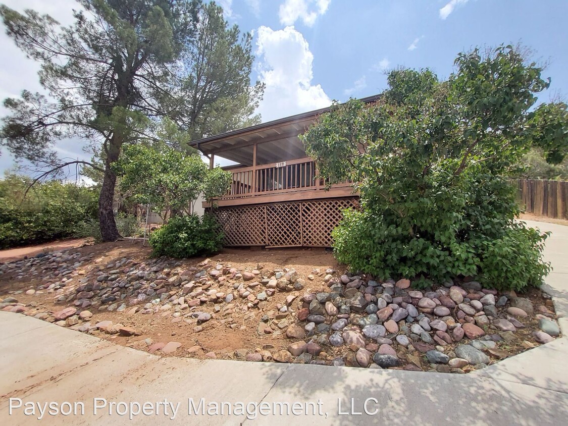 Primary Photo - 3 br, 2 bath House - 119 E Pine Street