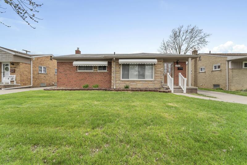 Primary Photo - 15726 Poplar St