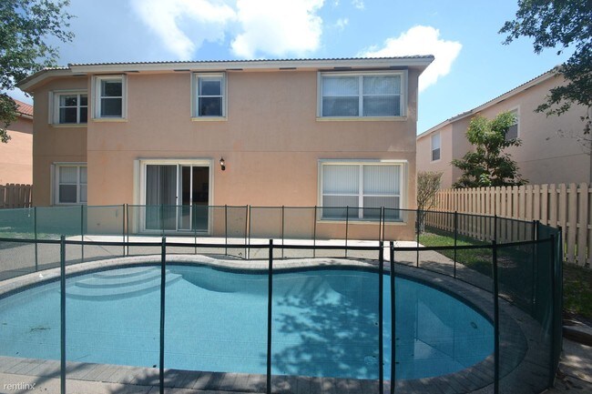 Foto del edificio - 5 br, 4 bath House - 12618 NW 18th Ct