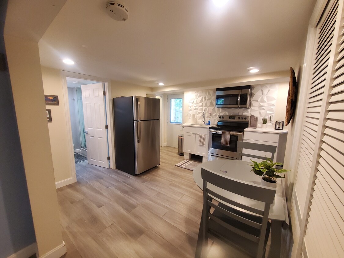 44 Belleview Ave, Salem, MA 01970 House Rental in Salem, MA