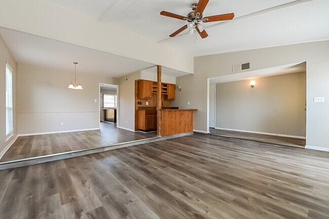 Foto del edificio - 9201 Pollard St