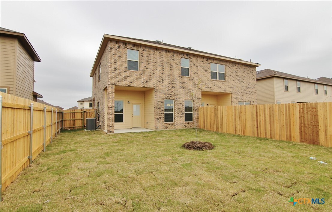 Foto principal - 311 Creekside Curve