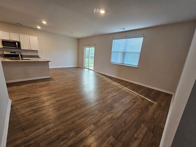 Building Photo - The Vista's @ Sun Colony - 5 Bedroom Home
