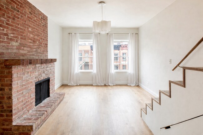 Foto del edificio - 165 E 104th St
