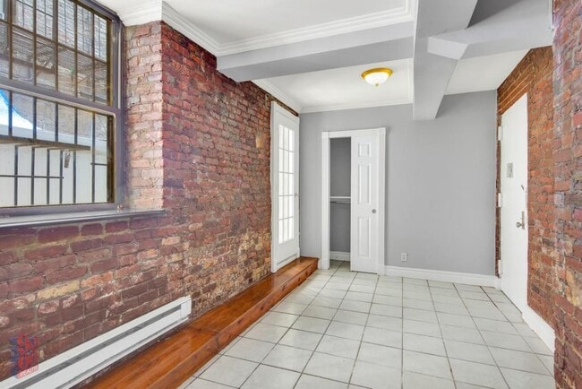 Building Photo - 416 E 13th St