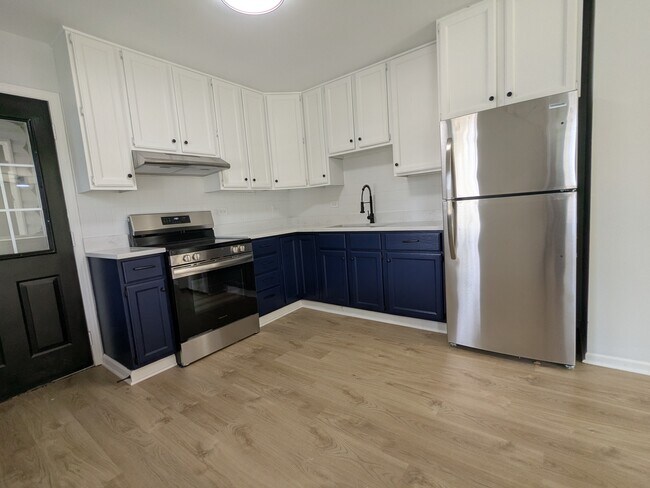 Building Photo - 603 Kingston Dr