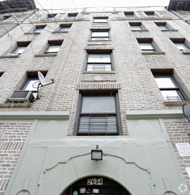 Building Photo - 2694 Valentine
