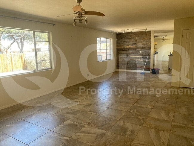 Building Photo - 7425 East Calle La Vega