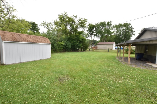 Building Photo - 6333 Hermana Rd