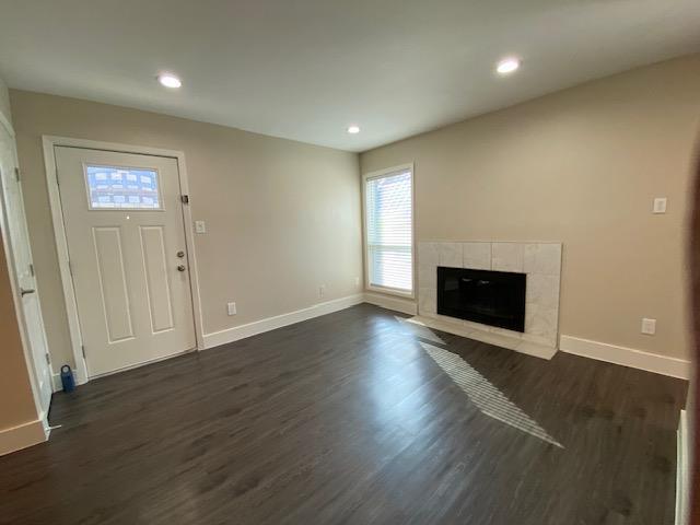 Building Photo - 935 La Posada Dr