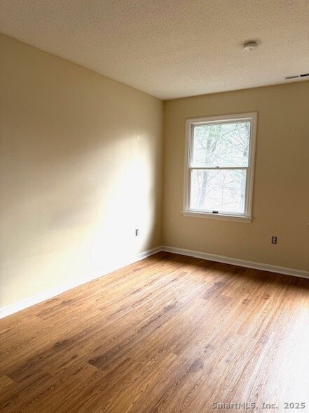 Building Photo - 25 Old Turnpike Rd