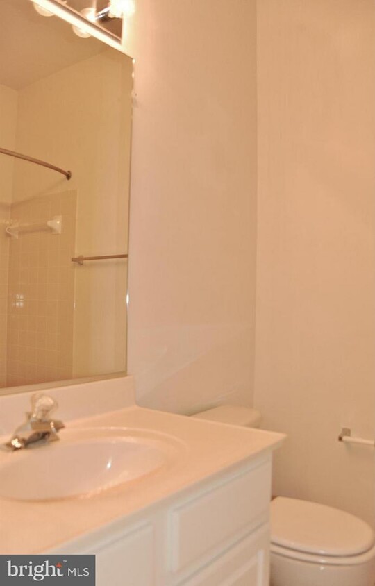 Foto principal - 8477 Silverdale Rd