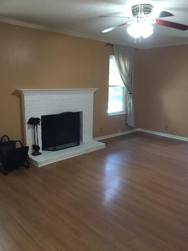 Building Photo - 509 Confederate Dr