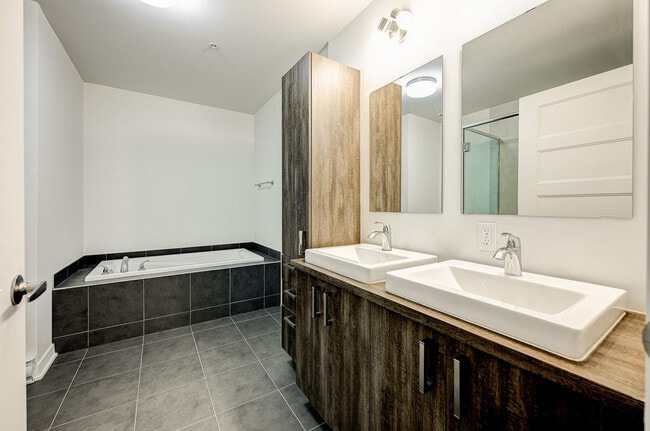 Photo du bâtiment - 2500/2570 Rue Maurice-Savoie