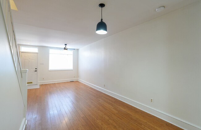Foto del edificio - Charming 2BR in the Heart of East Passyunk — Steps to Philly's Best Dining!