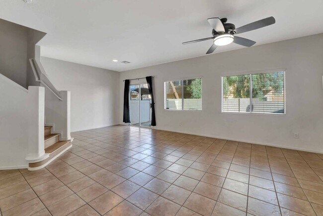 Building Photo - Elegant Townhome with Prime Amenities!