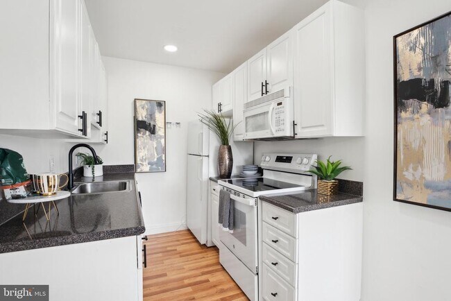 Foto del edificio - 1005 Chillum Rd