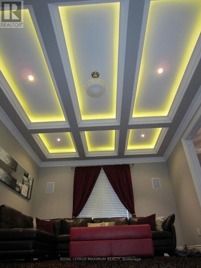 Photo du bâtiment - 16 Orion Ave