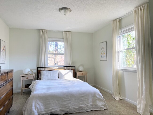 Building Photo - 1001 Belmont Dr