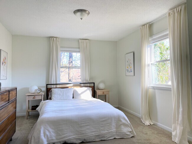 Foto del edificio - 1001 Belmont Dr