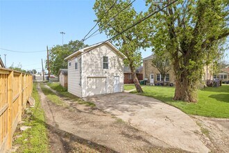 Building Photo - 2218 Arbor St