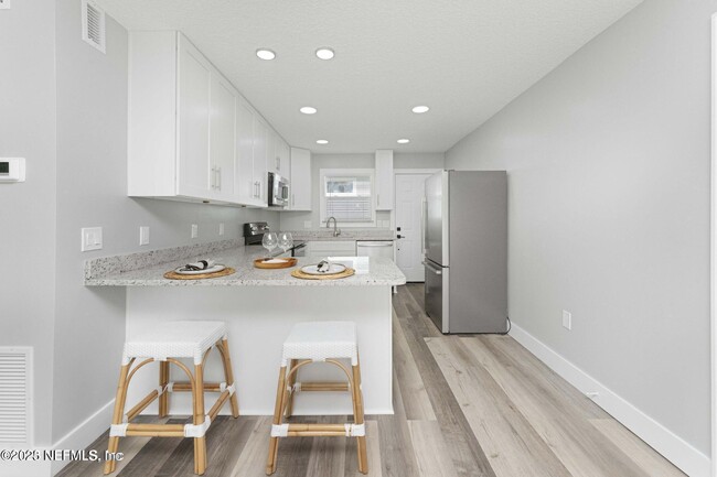 Building Photo - 423 N 9th St