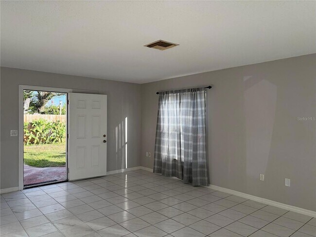 Foto del edificio - 5219 31st St Ct E