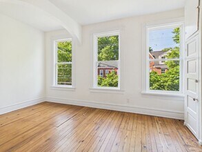Building Photo - 2108 W Cary St