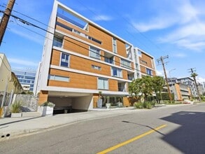 Building Photo - 6735 Yucca St