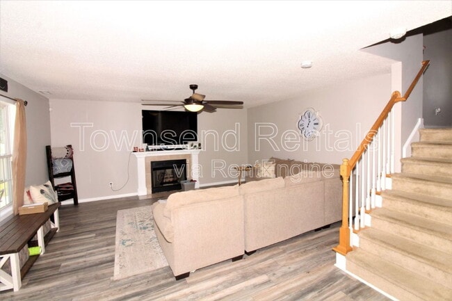Building Photo - 4401 Clifton Dr