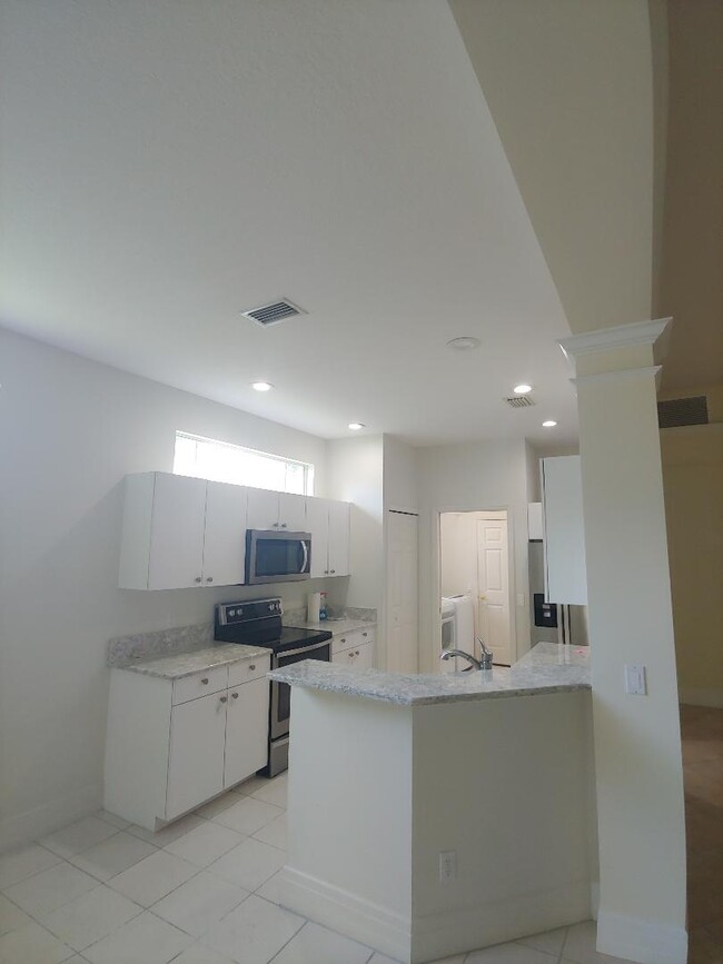 KITCHEN - 27 Arbor Oaks Dr
