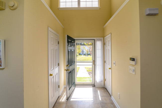 Building Photo - 825 Barn Owl Ct