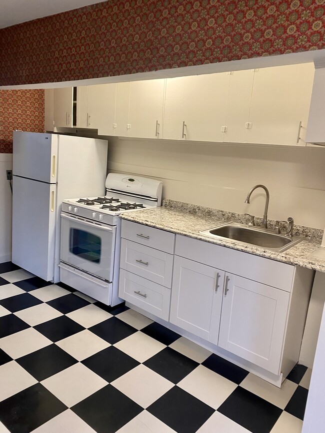 Building Photo - 37 Arlington St