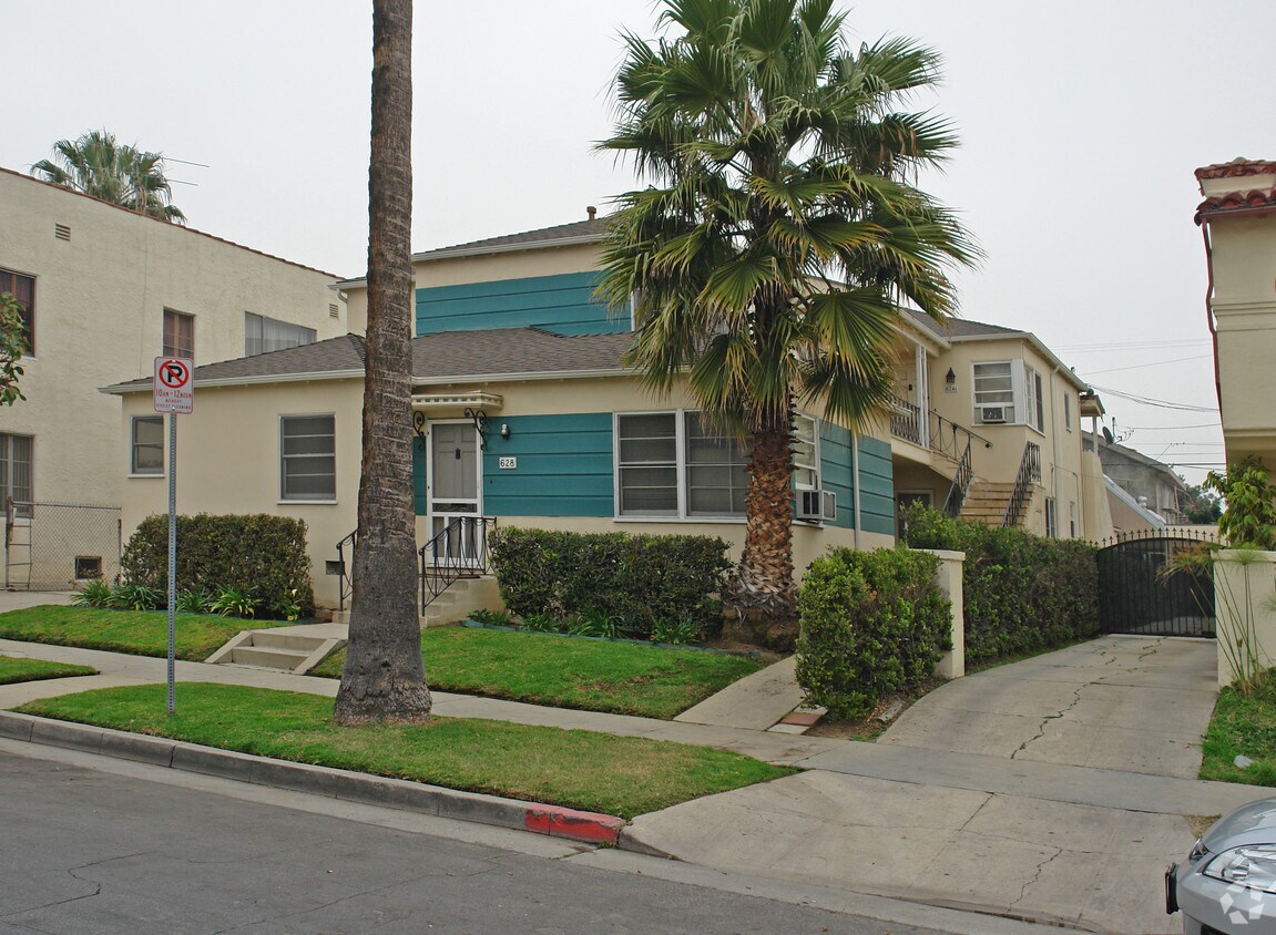 624628 N Spaulding Ave, Los Angeles, CA 90036 Apartments in Los