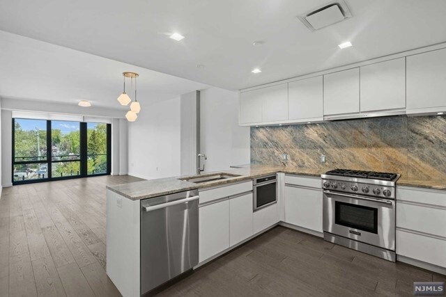 Foto principal - 320 Adolphus Avenue Unit 404