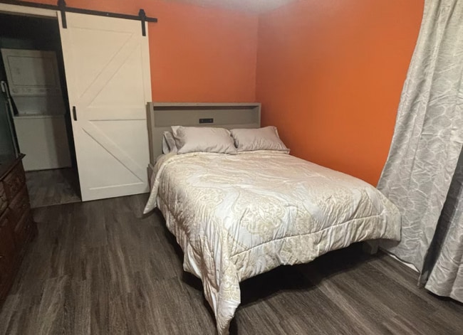 Foto del edificio - 150 Arbor Ln