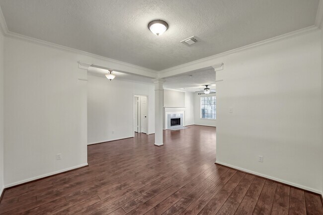 Foto del edificio - 23 Heathstone Pl