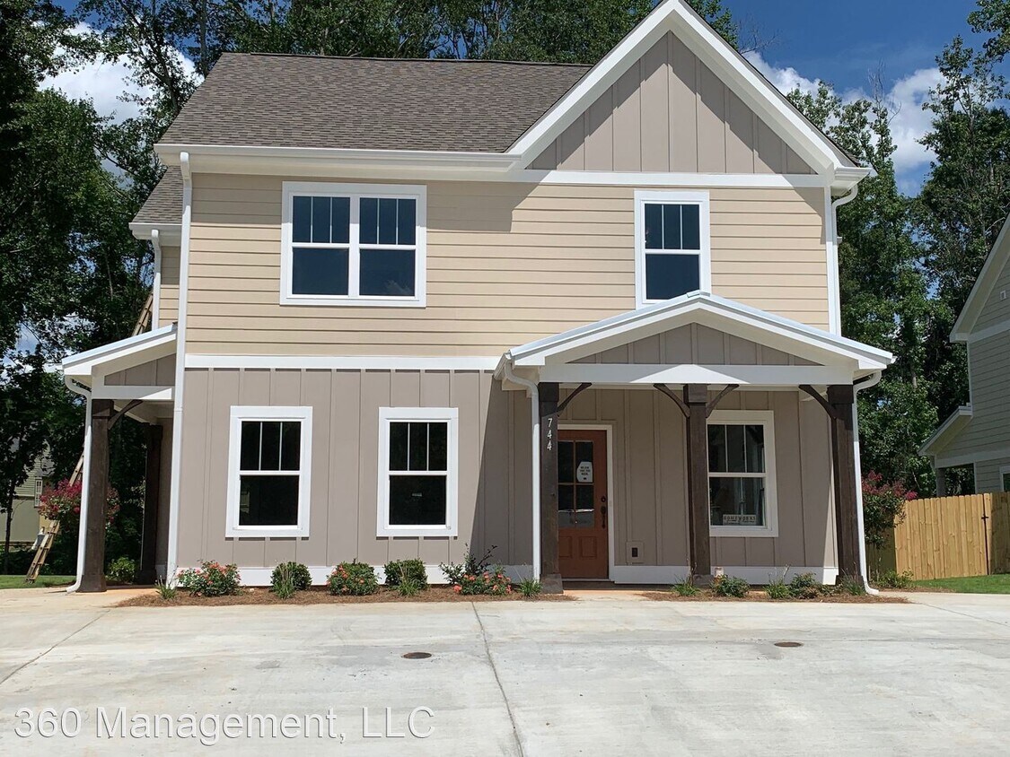 Building Photo - 3 br, 3 bath House - 746 Northern Village