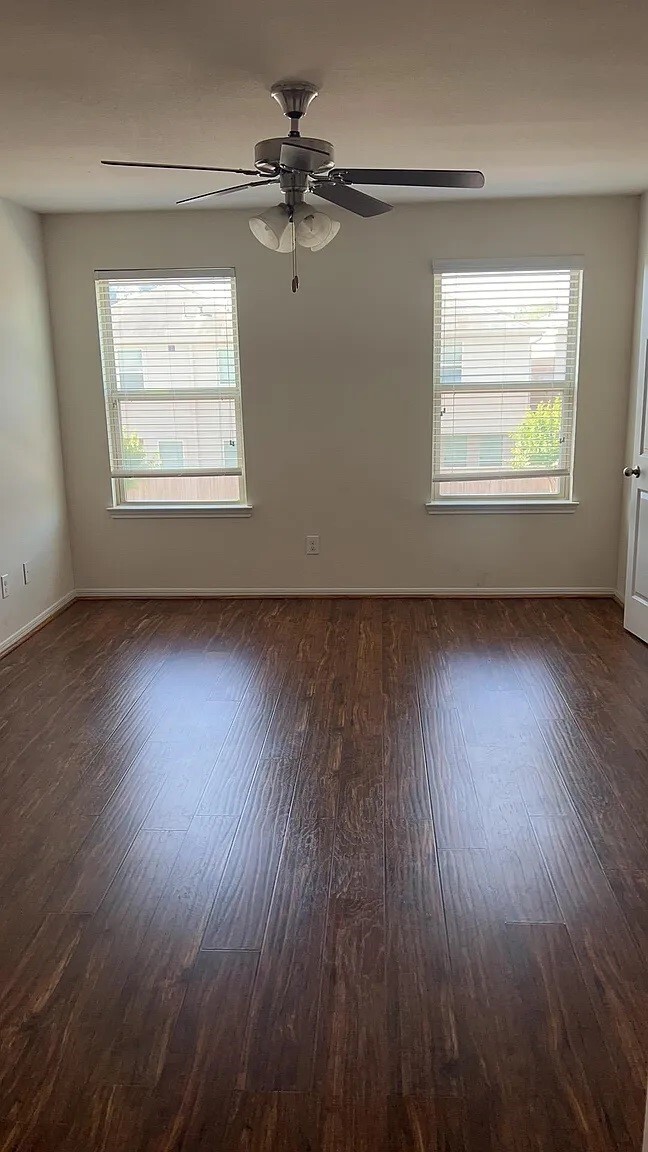 Building Photo - 8007 Villa De Norte St