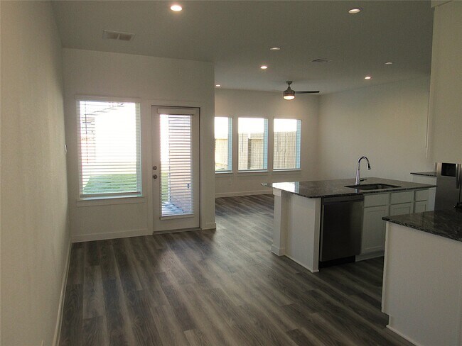 Building Photo - 2807 Glengary River Wy