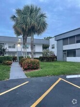 Building Photo - 421 Normandy I