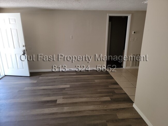 Building Photo - 8400 Sunnydale Dr
