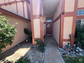 Building Photo - 38612 Dedham Ct